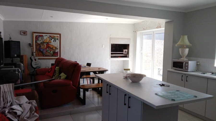 To Let 2 Bedroom Property for Rent in Charlo Eastern Cape
